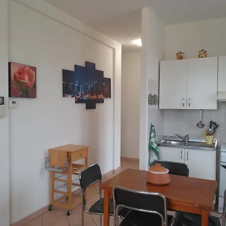 Apartment Casa Vacanza Lucy Tra Le 5 Terre E La Lunigiana