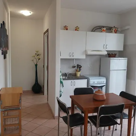 Apartment Casa Vacanza Lucy Tra Le 5 Terre E La Lunigiana