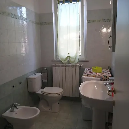 Casa Vacanza Lucy Tra Le 5 Terre E La Lunigiana *